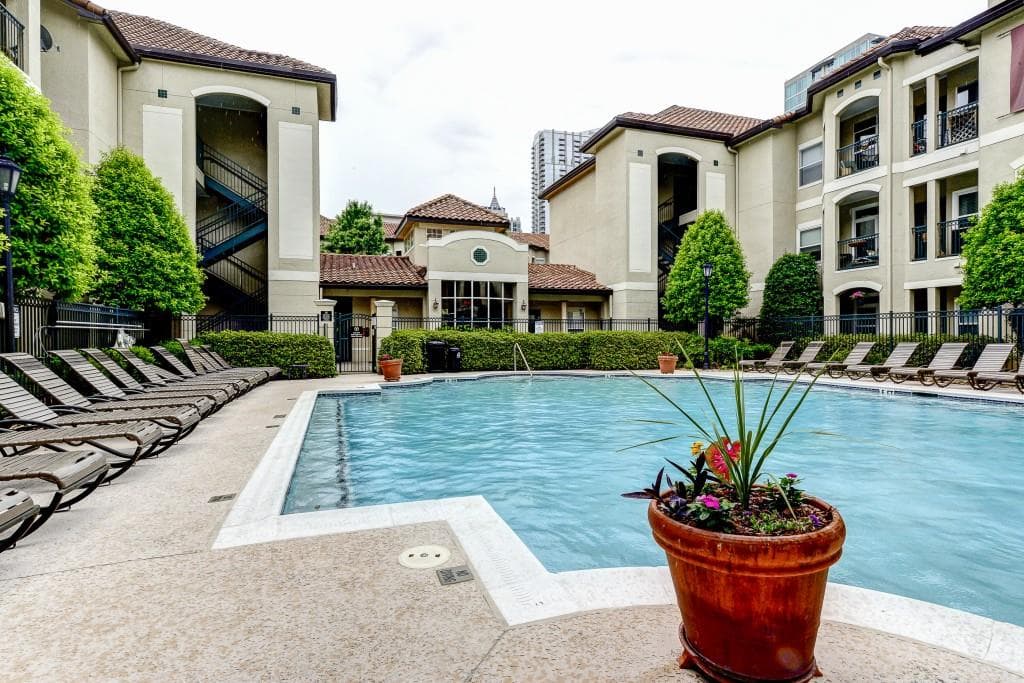 2 bedroom, 1,190 sq ft condominium sold at 955 Juniper Street 4218, Atlanta, GA 30309