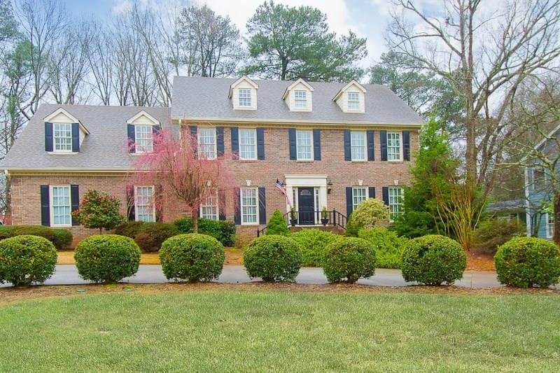5 bedroom, 3,580 sq ft single family residence sold at 3901 Byrnwyck Place, Atlanta, GA 30319
