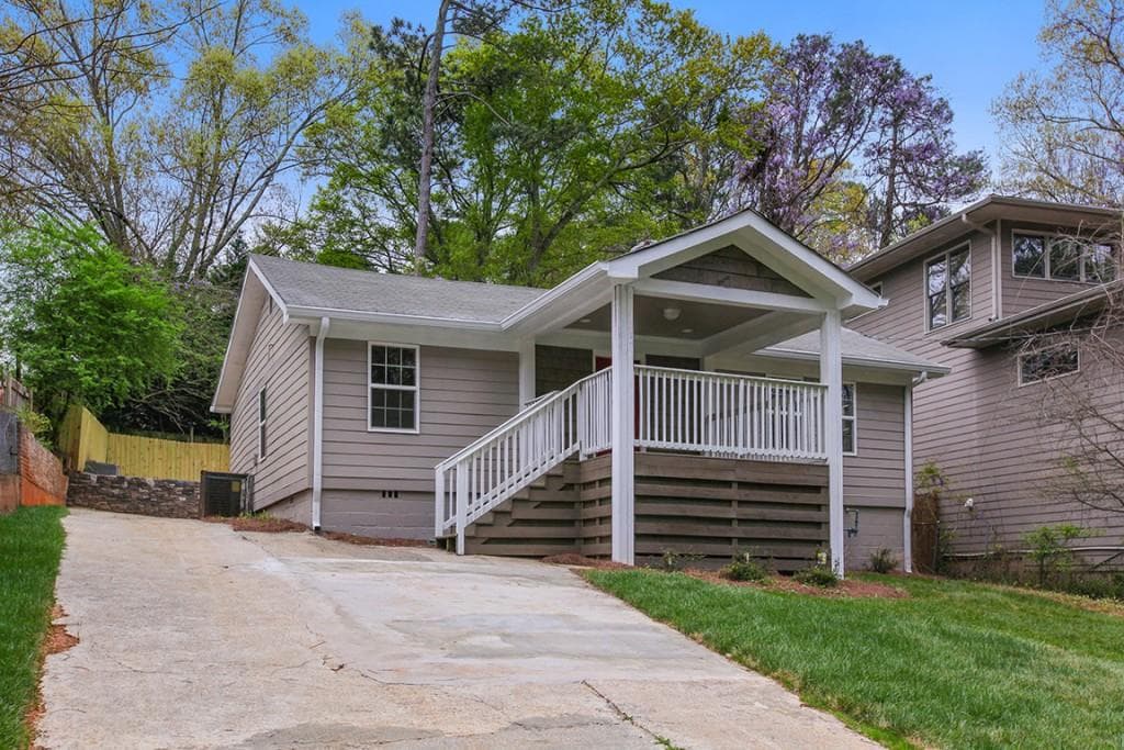 3 bedroom, 1,368 sq ft single family residence sold at 1665 Jobeth Avenue, Atlanta, GA 30316