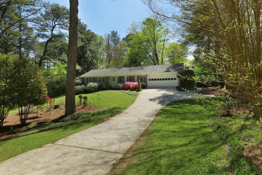 3 bedroom, 1,572 sq ft single family residence sold at 3487 Bowling Green Way, Atlanta, GA 30340