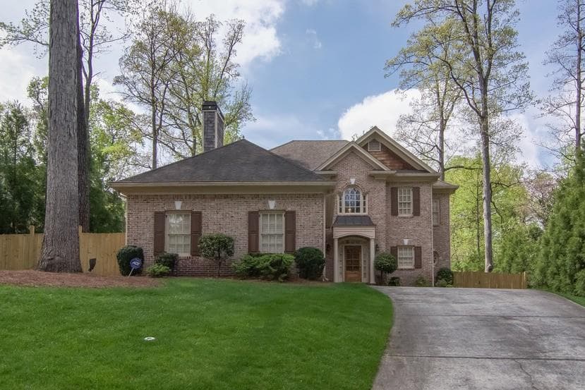 4 bedroom, 2,800 sq ft single family residence sold at 3264 Mathieson Drive, Atlanta, GA 30305