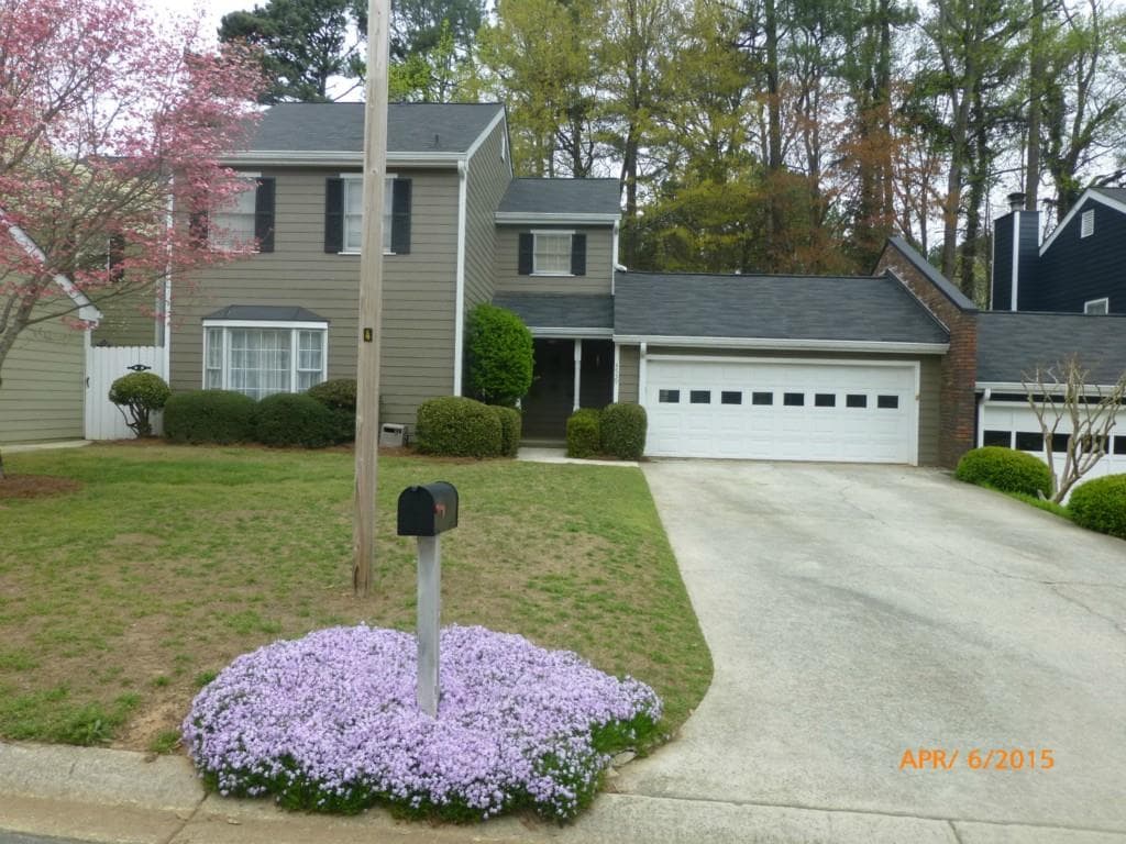 4559 Village Oaks Way, Dunwoody, GA 30338 — most recent listing photo