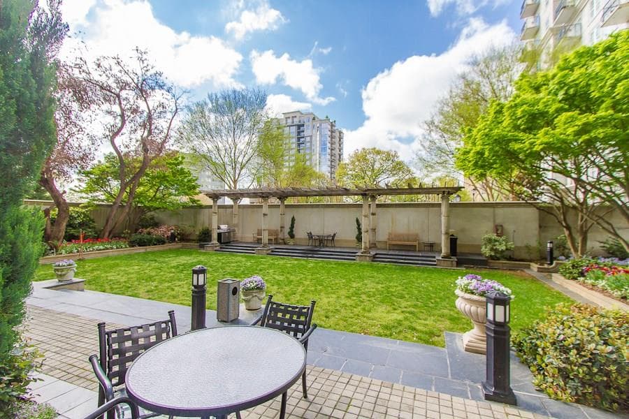 2 bedroom, 1,322 sq ft condominium sold at 199 14th Street 2802, Atlanta, GA 30309