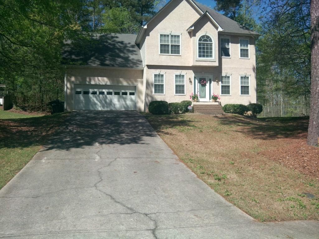 3 bedroom single family residence sold at 6229 Bishop Place, Riverdale, GA 30296
