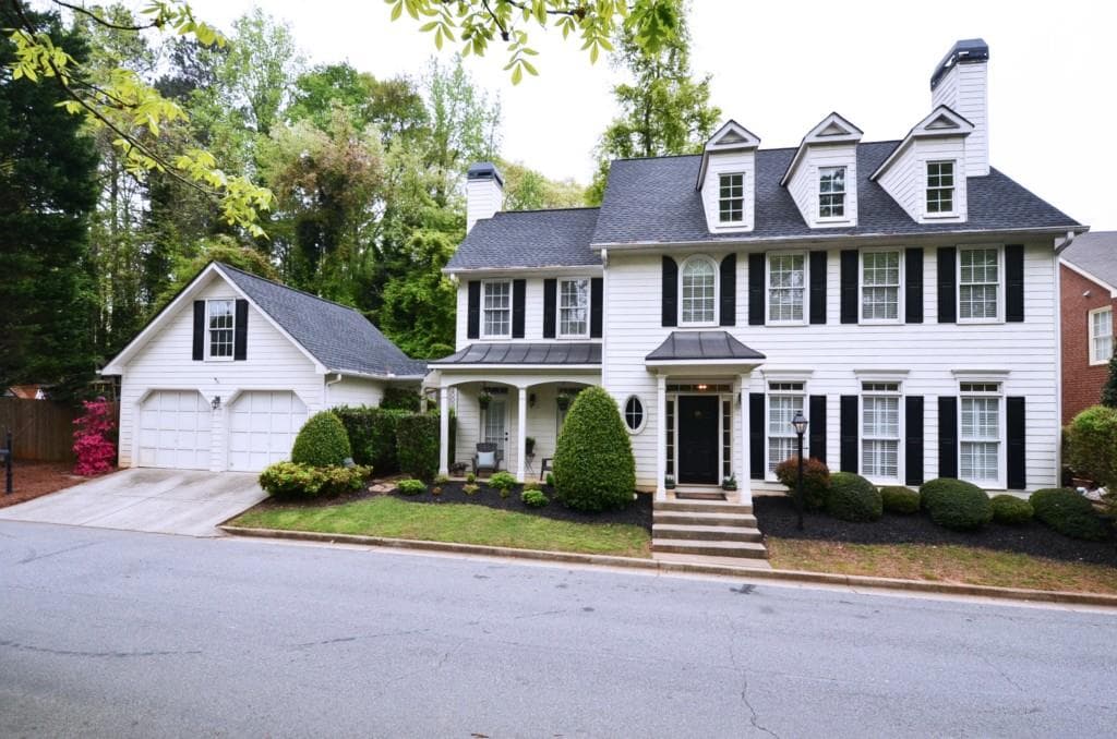 4 bedroom, 2,542 sq ft single family residence sold at 1160 Manchester Way, Atlanta, GA 30319