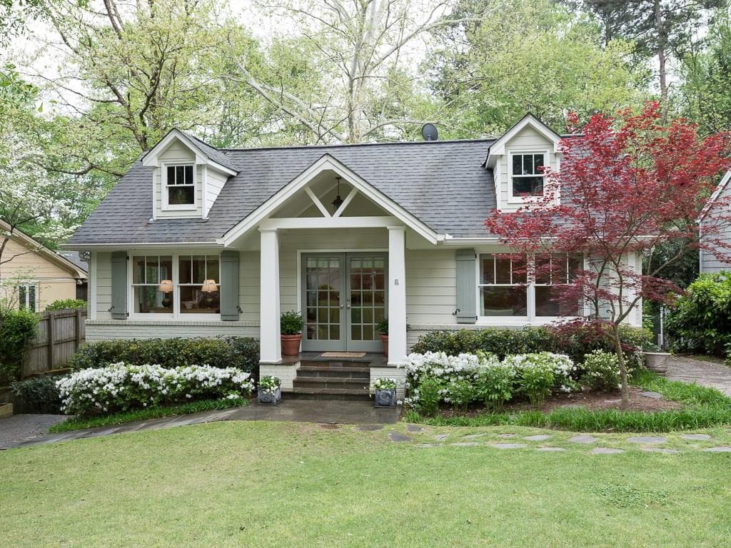 5 bedroom, 3,000 sq ft single family residence sold at 297 Eureka Drive, Atlanta, GA 30305