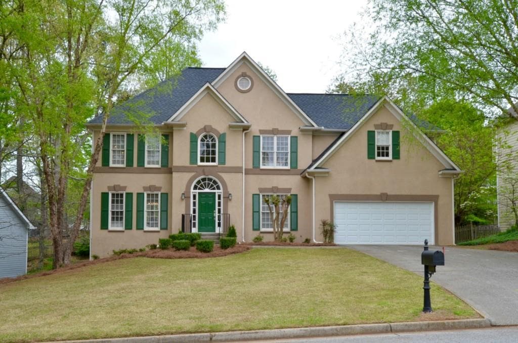 5 bedroom, 2,543 sq ft single family residence sold at 5490 Ashewoode Downs Drive, Alpharetta, GA 30005
