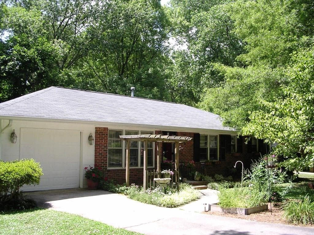 2895 Concord Drive, Decatur, GA 30030 — most recent listing photo