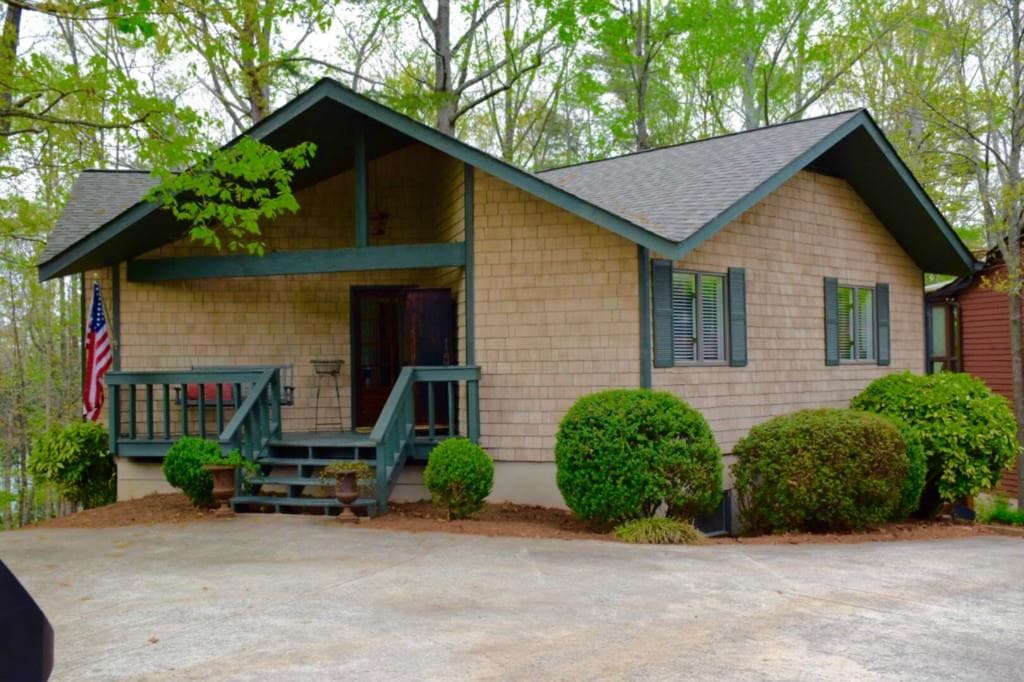3375 Lake Shore Drive, Cumming, GA 30041 — most recent listing photo
