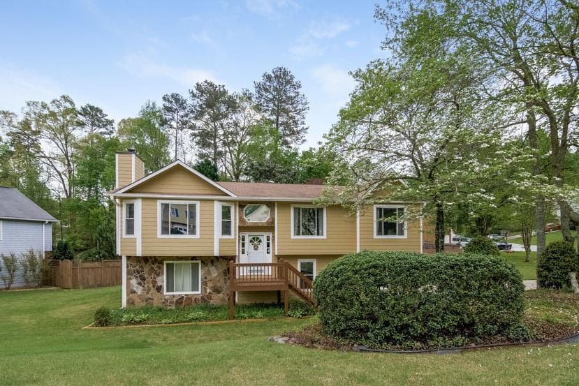 4 bedroom, 2,072 sq ft single family residence sold at 330 Allatoona Road, Lawrenceville, GA 30043