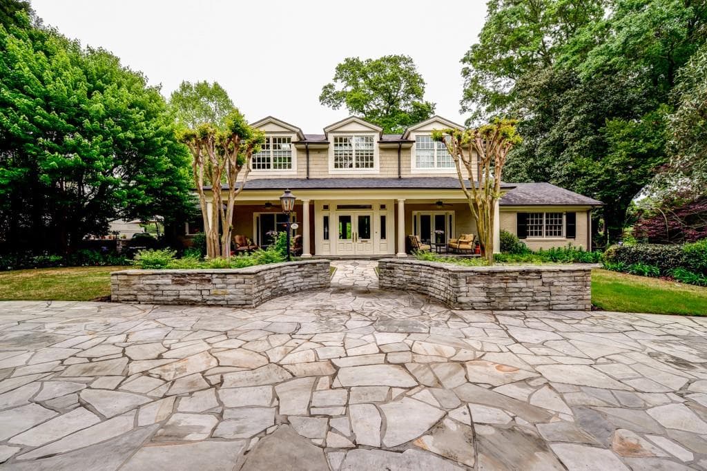 5 bedroom, 5,716 sq ft single family residence sold at 220 Little John Trail, Atlanta, GA 30309