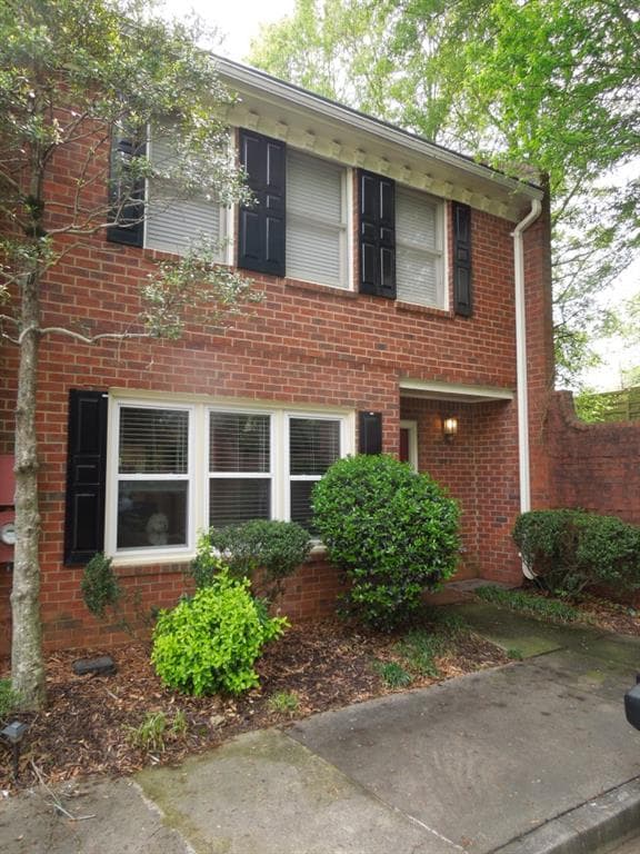 2 bedroom, 1,530 sq ft townhouse sold at 855 Lenox Oaks Circle, Atlanta, GA 30324