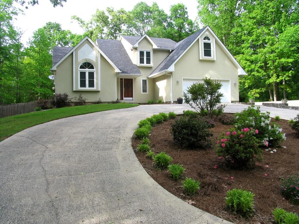 120 Colonial Way, Calhoun, GA 30701 — most recent listing photo
