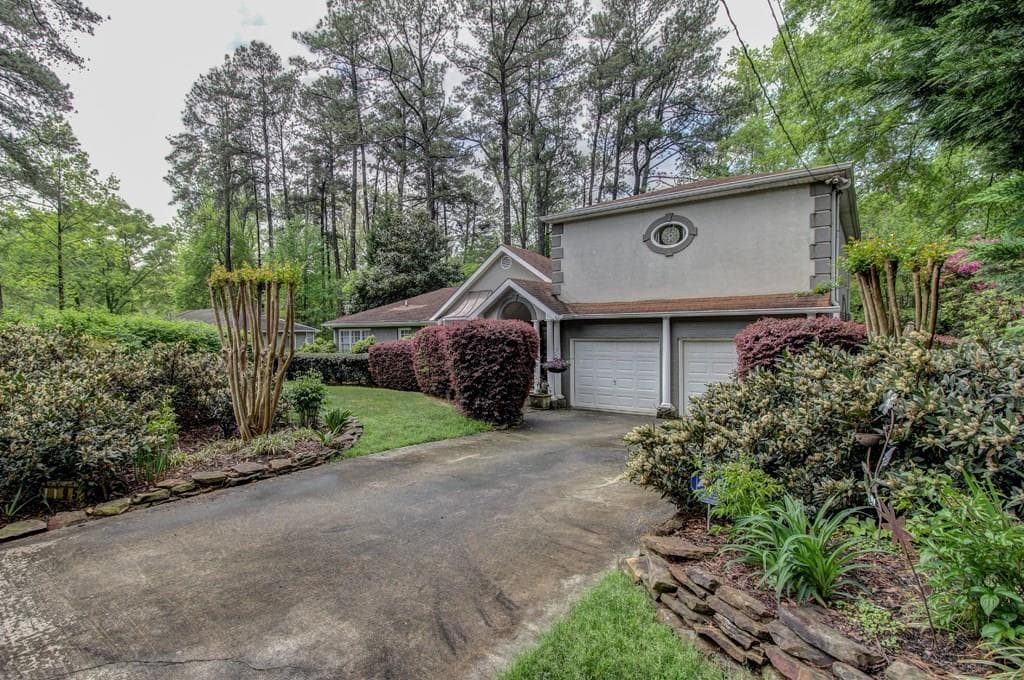 3 bedroom single family residence sold at 1195 Pine Ridge Road, Atlanta, GA 30324
