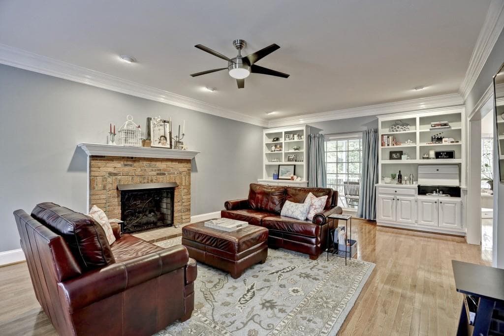 5 bedroom, 4,626 sq ft single family residence sold at 140 Landseer Way, Sandy Springs, GA 30350