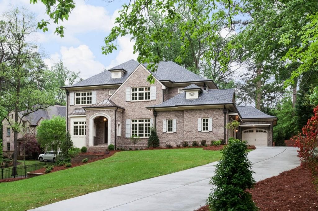 7 bedroom, 5,890 sq ft single family residence sold at 999 Ferncliff Road, Atlanta, GA 30324