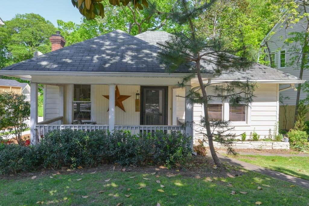 312 East Lake Drive, Decatur, GA 30030 — most recent listing photo
