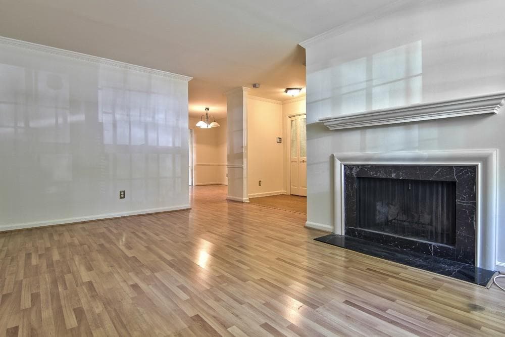 2 bedroom, 1,093 sq ft condominium sold at 124 Elysian Way -, Atlanta, GA 30327