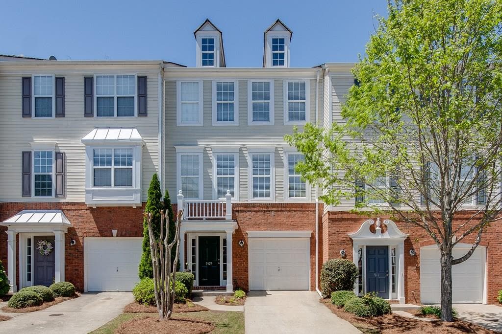 909 Whittington Way S, Alpharetta, GA 30004 — most recent listing photo