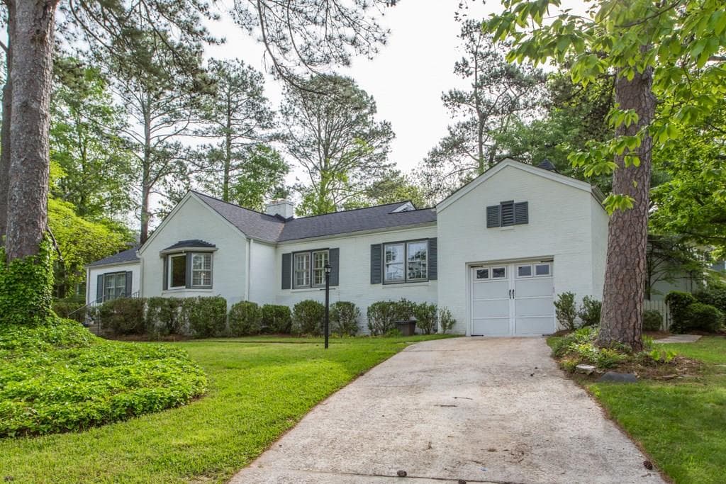 3 bedroom, 1,781 sq ft single family residence sold at 16 Lakeshore Drive, Avondale Estates, GA 30002