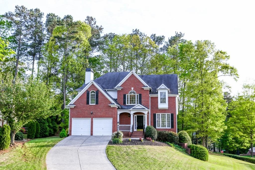 4 bedroom, 3,105 sq ft single family residence sold at 2700 Claredon Trace, Kennesaw, GA 30144