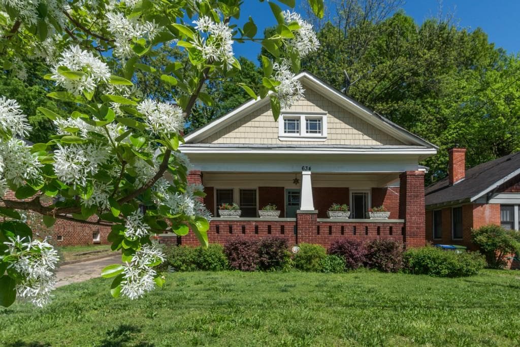 3 bedroom, 1,745 sq ft single family residence sold at 634 Holderness Street, Atlanta, GA 30310