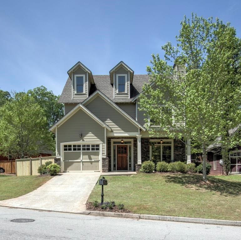 3 bedroom, 1,816 sq ft single family residence sold at 2555 Hazel Drive, Atlanta, GA 30316