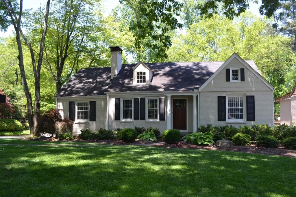 4 bedroom, 3,437 sq ft single family residence sold at 644 E Paces Ferry Road, Atlanta, GA 30305