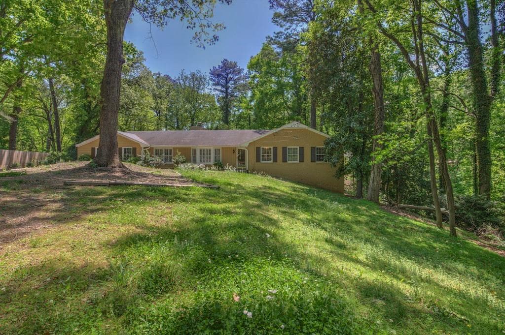 4 bedroom, 2,013 sq ft single family residence sold at 1010 Mount Paran Road, Atlanta, GA 30327