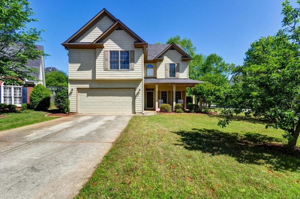 3 bedroom, 1,616 sq ft single family residence sold at 3728 Summer Rose Court, Atlanta, GA 30341
