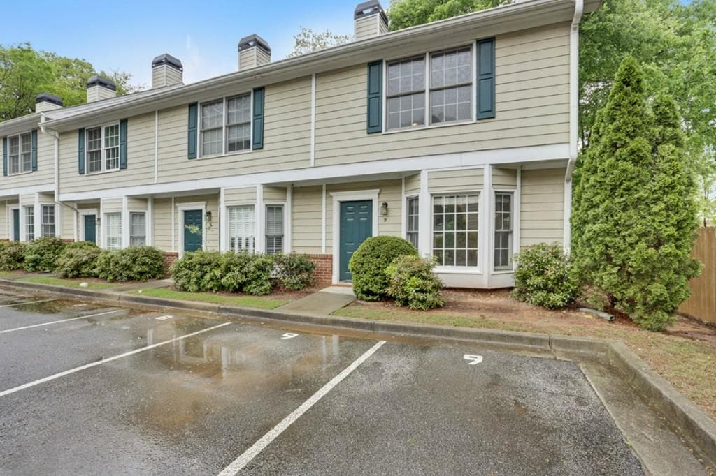 2 bedroom, 1,240 sq ft townhouse sold at 735 Bellemeade Avenue 9, Atlanta, GA 30318