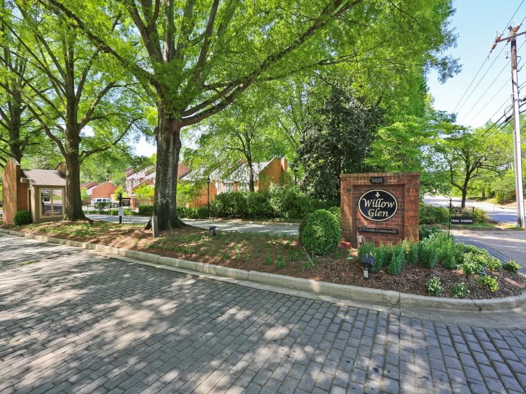 3 bedroom condominium sold at 4 Willow Glen Drive 4, Sandy Springs, GA 30342