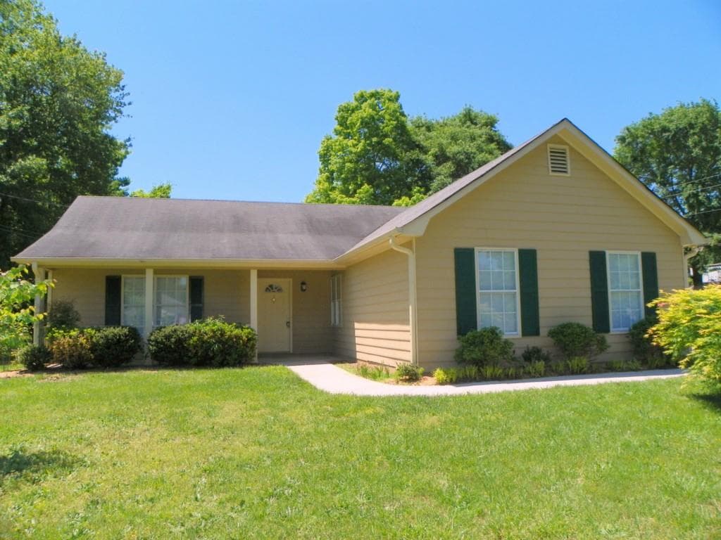 3 bedroom, 1,276 sq ft single family residence sold at 997 Granite Lane, Loganville, GA 30052