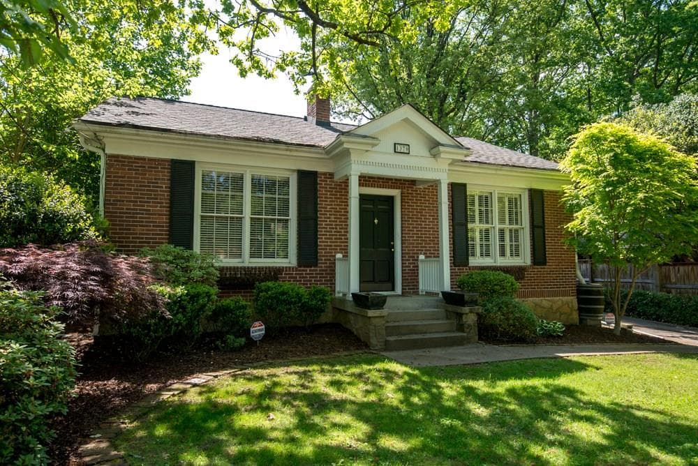 2 bedroom, 1,232 sq ft single family residence sold at 1370 Wessyngton Road, Atlanta, GA 30306