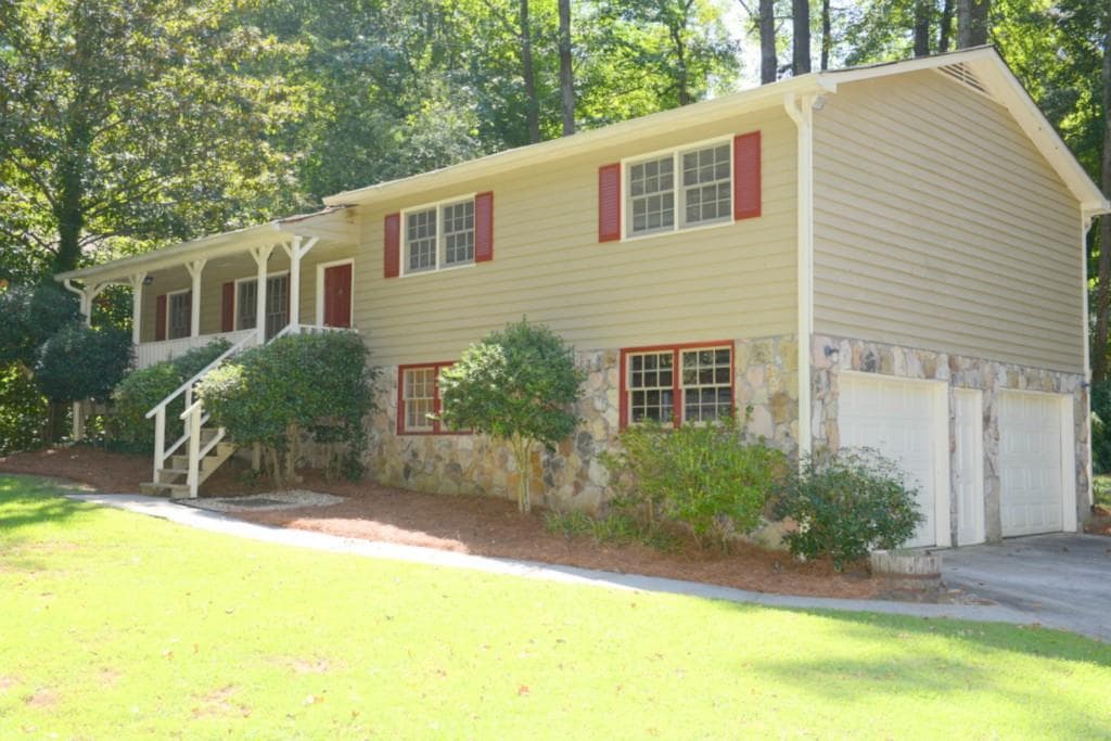 2542 Hidden Hills Drive, Marietta, GA 30066 — most recent listing photo