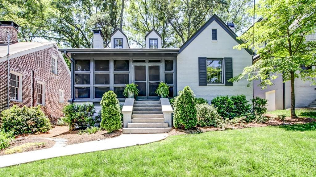 4 bedroom, 2,200 sq ft single family residence sold at 2013 Palifox Drive, Atlanta, GA 30307