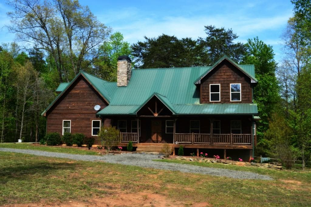 4 bedroom single family residence sold at 4475 Talmadge Drive, Clarkesville, GA 30523