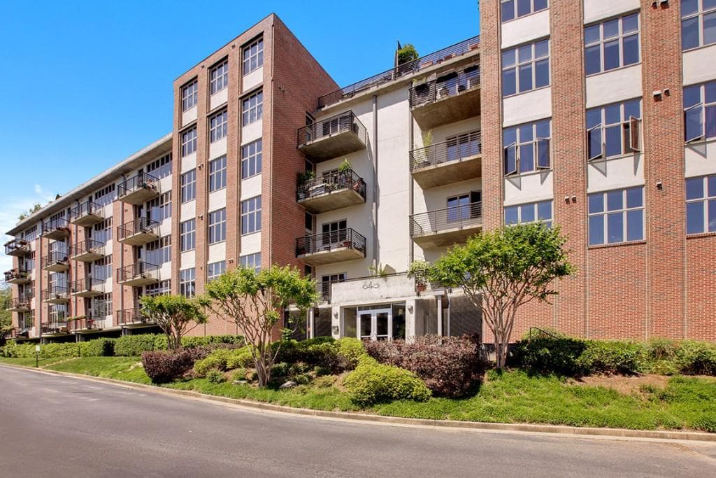 1 bedroom, 961 sq ft condominium sold at 640 Glen Iris Drive 412, Atlanta, GA 30308