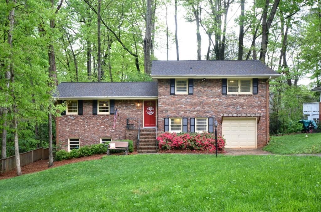 3 bedroom, 1,919 sq ft single family residence sold at 4077 Shawnee Lane, Brookhaven, GA 30319