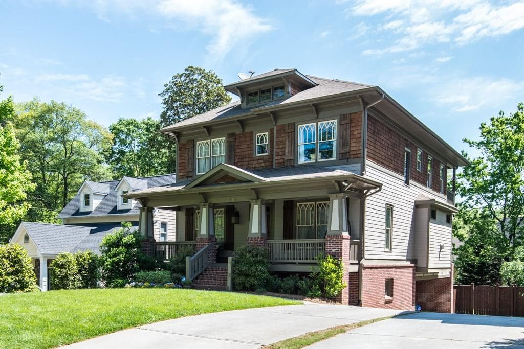 5 bedroom, 3,128 sq ft single family residence sold at 2629 Apple Valley Road, Brookhaven, GA 30319