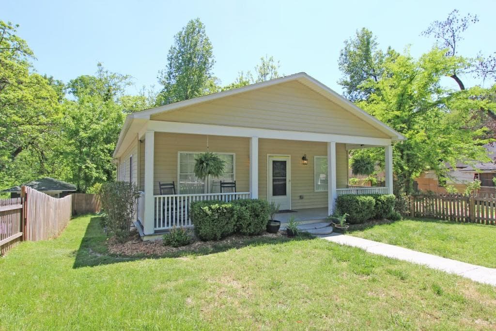 3 bedroom, 1,360 sq ft single family residence sold at 2610 Church Street, Atlanta, GA 30318