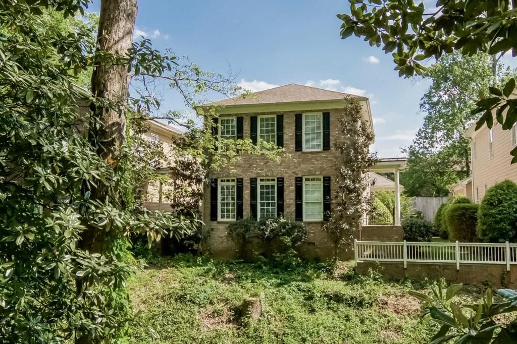 4 bedroom, 2,217 sq ft single family residence sold at 1452 Sylvan Circle, Brookhaven, GA 30319
