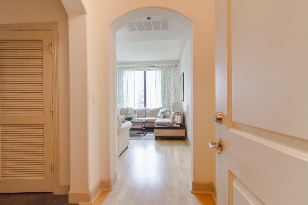 1 bedroom, 972 sq ft condominium sold at 3445 Stratford Road 1109, Atlanta, GA 30326