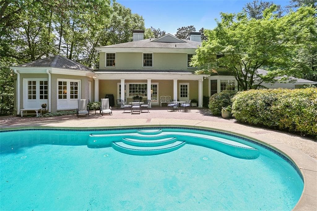 5 bedroom, 6,900 sq ft single family residence sold at 521 Hillside Drive, Atlanta, GA 30342