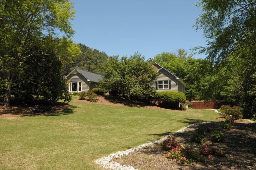 5 bedroom, 5,015 sq ft single family residence sold at 1066 Bridgewater Walk, Snellville, GA 30078
