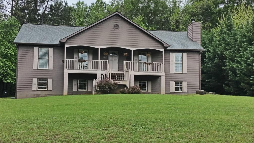 3 bedroom, 2,062 sq ft single family residence sold at 106 Courtland Circle, Powder Springs, GA 30127