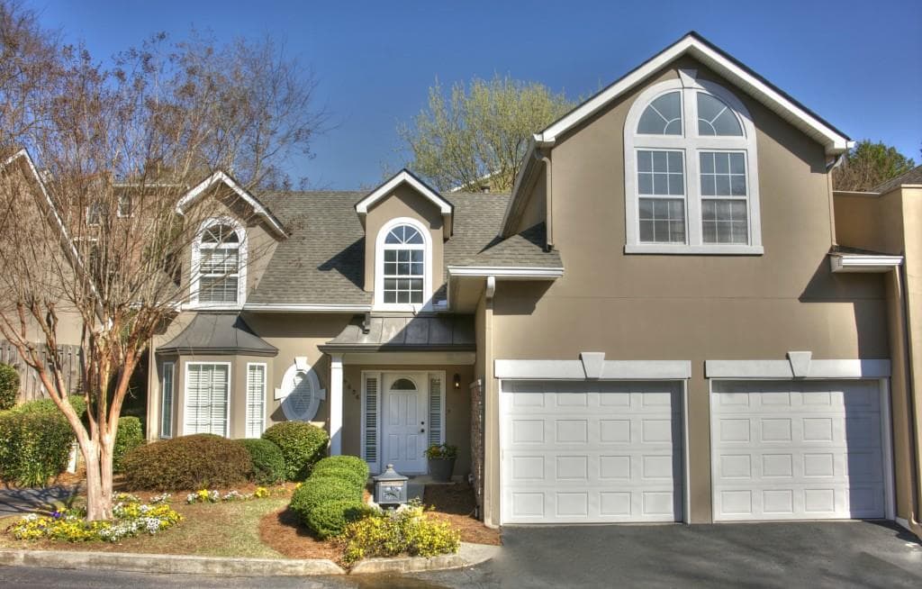 4 bedroom, 2,472 sq ft townhouse sold at 4535 Wieuca Road, Atlanta, GA 30342