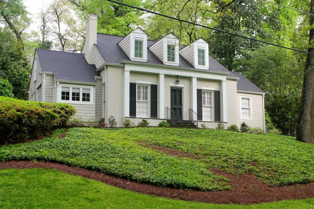 6 bedroom, 3,550 sq ft single family residence sold at 559 Spring Valley Road, Atlanta, GA 30318