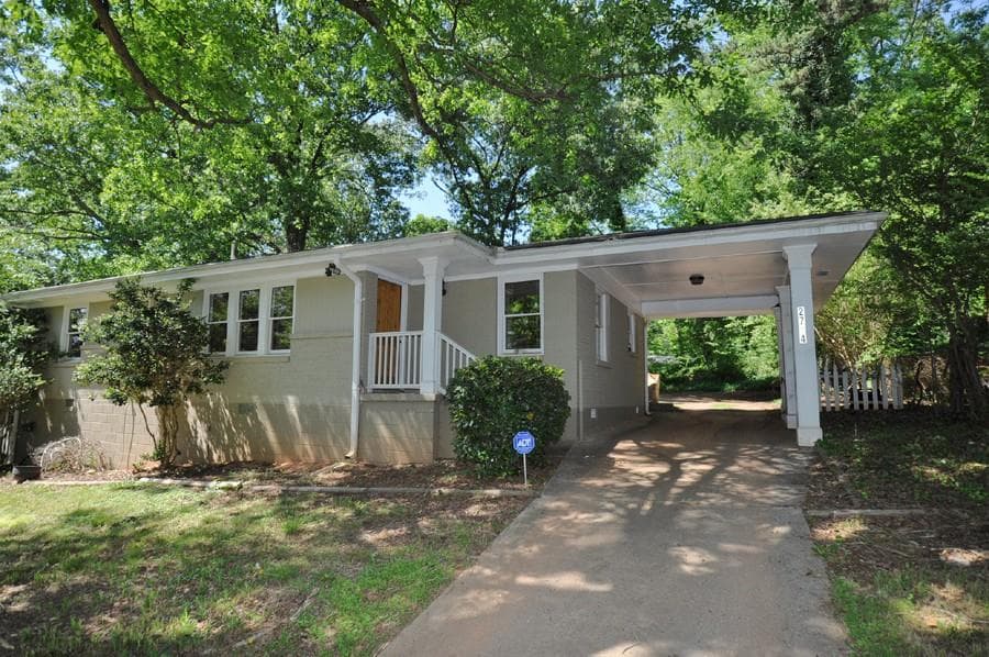 3 bedroom, 1,145 sq ft single family residence sold at 2734 Flagstone Drive, Atlanta, GA 30316