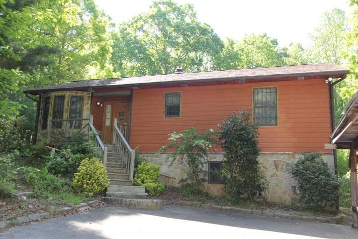 129 Leaf Lake Drive, Suwanee, GA 30024 — most recent listing photo